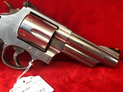 Smith & Wesson 629 44 Mag 4