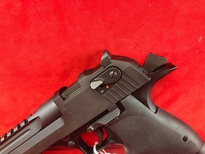 Magnum Research Desert Eagle .50 AE L5 - Image 4 of 4