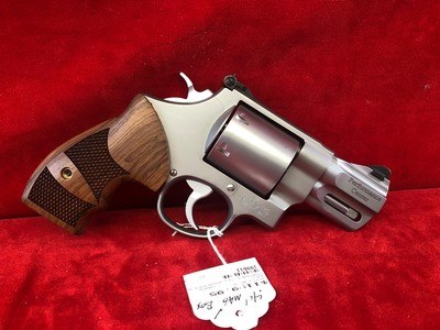Smith & Wesson 629-6 44Mag 6 Shot 2 1/2