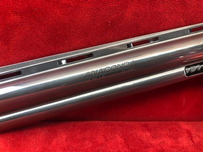 Colt Python 444Mag w/ Box 8