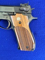 1986 Smith & Wesson model 52-2 in Factory Box S&W Target Pistol .38 Special Mid Range - 2 of 20