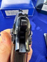 LNIB 1984 Beretta 85BB .380 Made in Italy-FIRST YEAR - 14 of 20