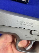 1991 Smith Wesson Model 1066 Third Gen Series:1000 Like New In Box 10mm Stainless - 9 of 20