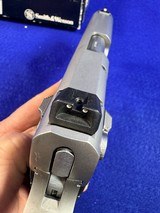 1991 Smith Wesson Model 1066 Third Gen Series:1000 Like New In Box 10mm Stainless - 16 of 20