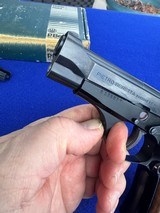 1978 In Box Beretta 84B Made in Italy .380 ACP D/A Walnut Grips - 7 of 20