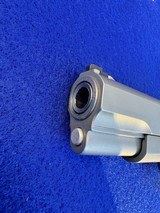 Excellent 1990 Smith Wesson model 1006 10mm 2 mags Third Gen - 6 of 20