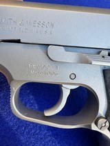 Excellent 1990 Smith Wesson model 1006 10mm 2 mags Third Gen - 4 of 20