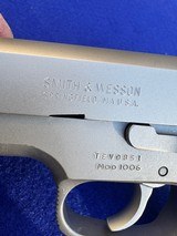 Excellent 1990 Smith Wesson model 1006 10mm 2 mags Third Gen - 5 of 20