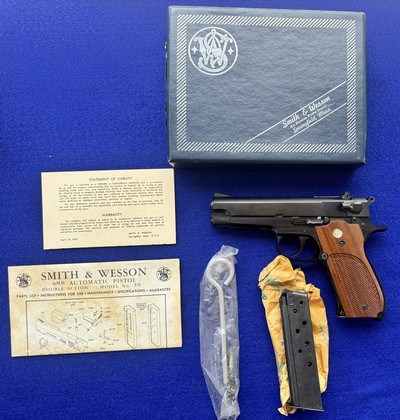 NIB 1974 Smith Wesson 39-2 Curio Relic 9mm C&R