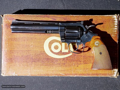 Colt - Diamondback, Royal Blued Finish, .22LR. 6
