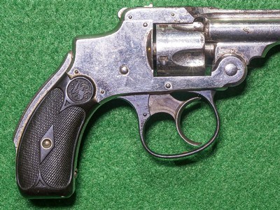 Smith & Wesson - Safety Hammerless, Nickel Finish, .32 S&W. 3