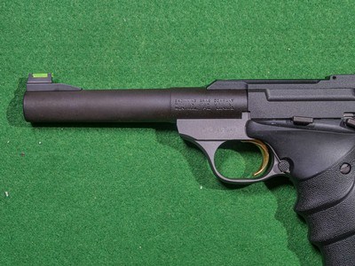 Browning - Buckmark, Two Tone Blued Finish, Practical URX, .22 LR. 5 1/2” Barrel. ORIGINAL BOX INCLUDED. MAKE OFFER. - Image 6 of 10
