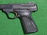Browning - Buckmark, .22 LR. 5 1/2