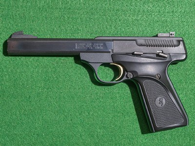 Browning - Buckmark, .22 LR. 5 1/2