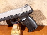 Smith & Wesson - Model SW40V, .40 S&W. 4