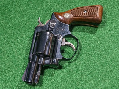 Smith & Wesson - J Frame Model 37 Airweight, Blued Finish, .38 Special. 2