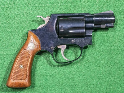 Smith & Wesson - J Frame Model 37 Airweight, Blued Finish, .38 Special. 2