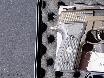 Sig Sauer - P229R Legion, 9mm. 3.9