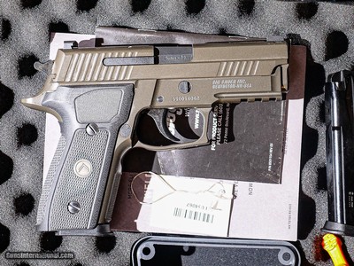 Sig Sauer - P229R Legion, 9mm. 3.9