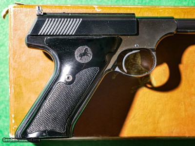 Colt - Woodsman, 2nd Series, .22 LR. 4 1/2