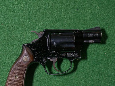 Smith & Wesson - Model 37 Airweight, .38 Special. 1 7/8