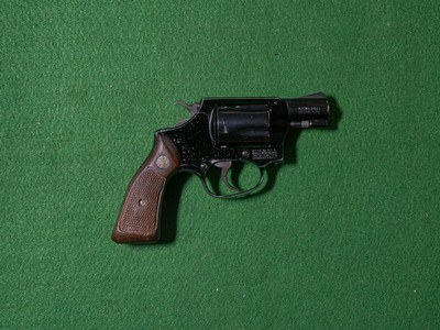 Smith & Wesson - Model 37 Airweight, .38 Special. 1 7/8