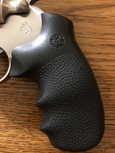 Collector 1999 Stainless Steel Colt Magnum Carry Snub Nose .357 Magnum 2” Barrel with Original Hard Case Serialized To The Gun - Image 9 of 10