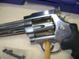 Smith & Wesson Mod 629-5 Stainless with case 44
- 3 of 15