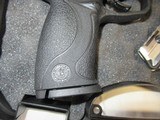 Smith & Wesson M&P 22 22LR Like new with case - 4 of 9