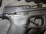 Smith & Wesson M&P 22 22LR Like new with case - 3 of 9