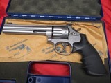 Smith & Wesson 617-2 22LR - 2 of 16