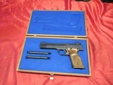 smith & wesson 41 22lr with extended sight & wood case!!