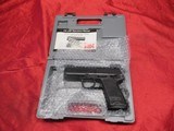 H&K USP 40 S&W with Case - 1 of 15
