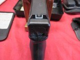Glock 22 40 Cal with Case and 4 Mags & Holster - 12 of 17