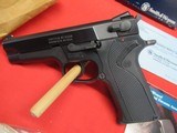 Smith & Wesson 5905 9MM with Box 3rd Gen 1 of 484 - 7 of 17