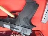 Smith & Wesson Mod 4054 DOA 40S&W with Box - 11 of 16