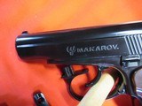 Makarov Co2 BB Air Pistol with Manual & Two Extra Clips - 3 of 10