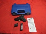 Smith & Wesson M&P9c 9MM with Case, Extra Mag, Manual - 1 of 10