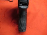 Glock 19 9MM Looks new in Case with 2 extra mags - 10 of 12