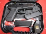 Glock 19 9MM Looks new in Case with 2 extra mags - 2 of 12