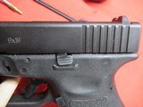 Glock 19 9MM Looks new in Case with 2 extra mags - 7 of 12
