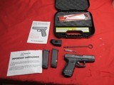 Glock 19 9MM Looks new in Case with 2 extra mags - 3 of 12