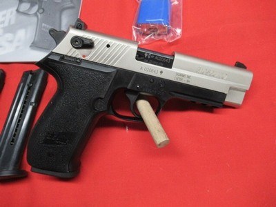 Sig Sauer Mosquito 22LR Two Tone with 4 extra mags & Case & Holster - Image 6 of 14