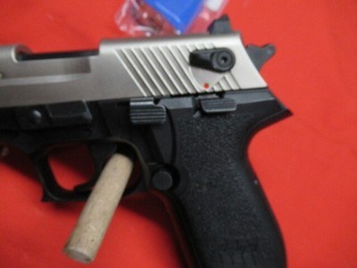 Sig Sauer Mosquito 22LR Two Tone with 4 extra mags & Case & Holster - Image 9 of 14