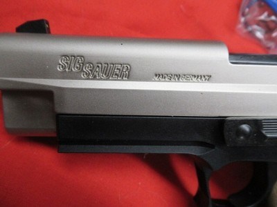 Sig Sauer Mosquito 22LR Two Tone with 4 extra mags & Case & Holster - Image 8 of 14