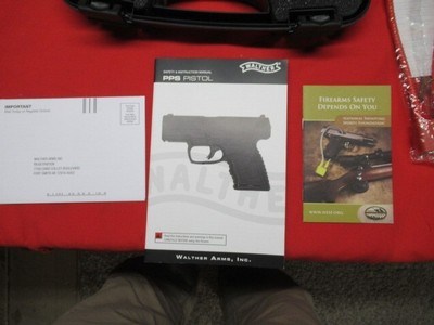 Walther PPS 40 S&W with Case & Two Extra mags - Image 3 of 10