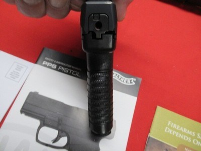 Walther PPS 40 S&W with Case & Two Extra mags - Image 7 of 10