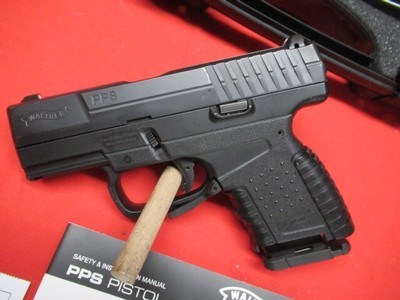Walther PPS 40 S&W with Case & Two Extra mags - Image 5 of 10