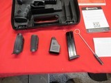 Beretta APX 9X19 New with Case - 3 of 8