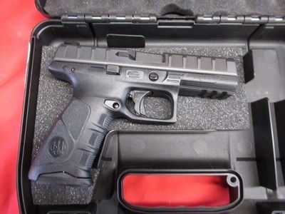 Beretta APX 9X19 New with Case - Image 2 of 8